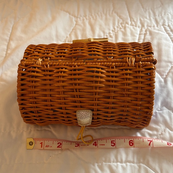 Lilly Pulitzer Woven Rattan Clutch - Picture 4 of 4